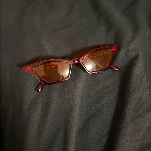 Red Cat-Eye Sunglasses - Picture 1 of 2